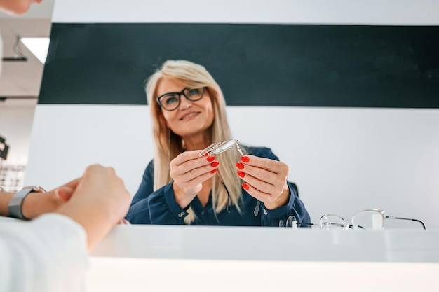 Ile kosztuje proteza zębowa bez podniebienia?