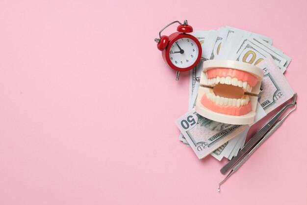 Jaki jest koszt protezy zębowej i od czego zależy?