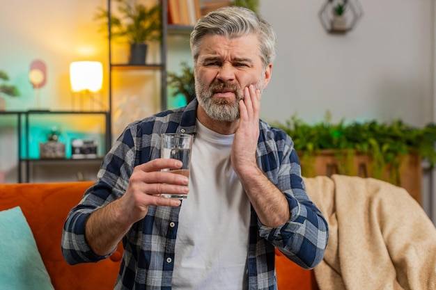 Ból zęba czym płukać, aby poczuć ulgę?