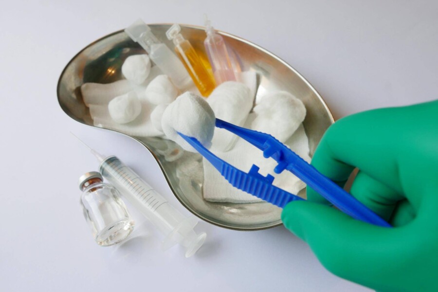 Jaki antybiotyk po wszczepieniu implantu wybrać?